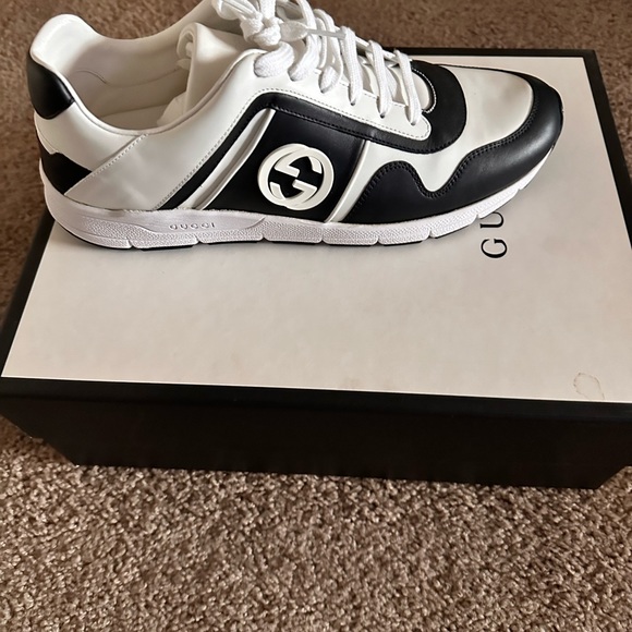 All shoes are so separate size 11 all our authentic - Picture 5 of 8